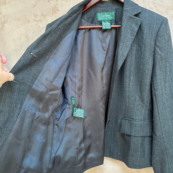 LAUREN Ralph Lauren Gray Pinstripe Blazer Sz8 Classic Elevated Business Tailored - Picture 12 of 13